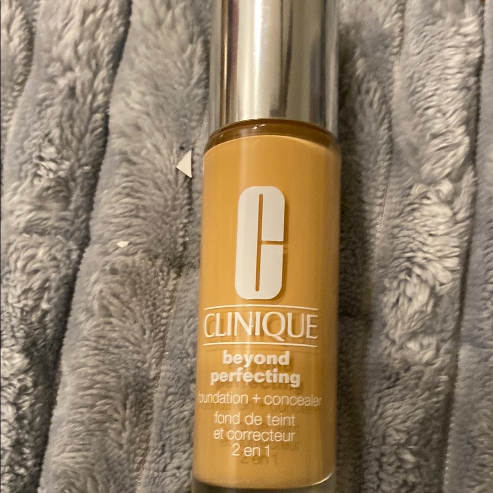 Clinique Beyond Perfecting Foundation + Concealer - Golden Tan
